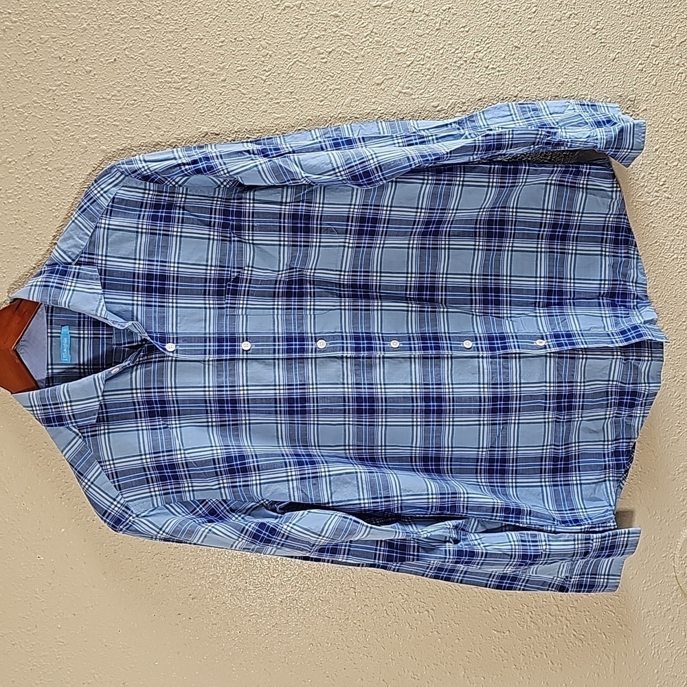 J. Mclaughlin Casual Bottom Down Shirt.